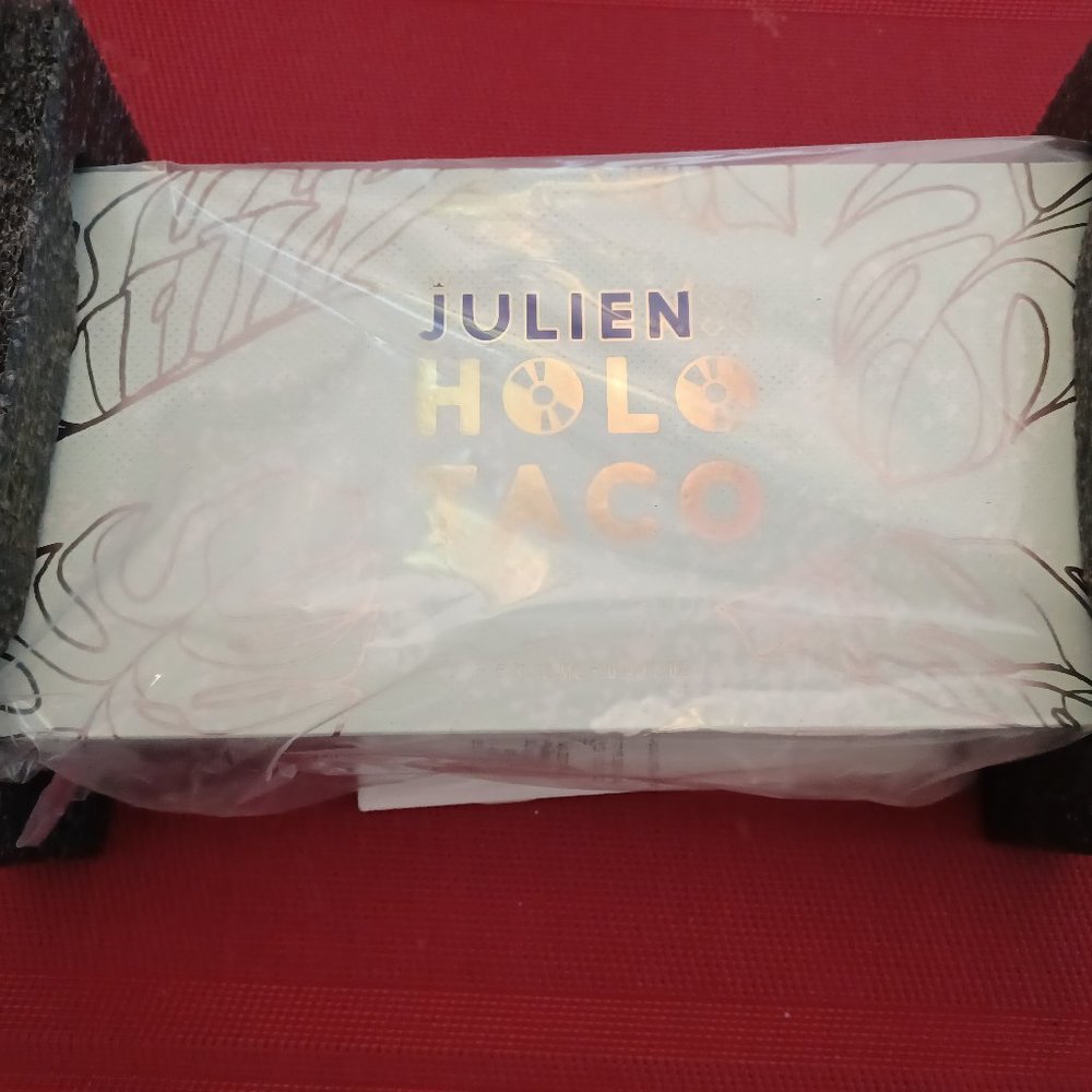Holo Taco x Julien Collection  Limited Edition/ Sold out  BNNU